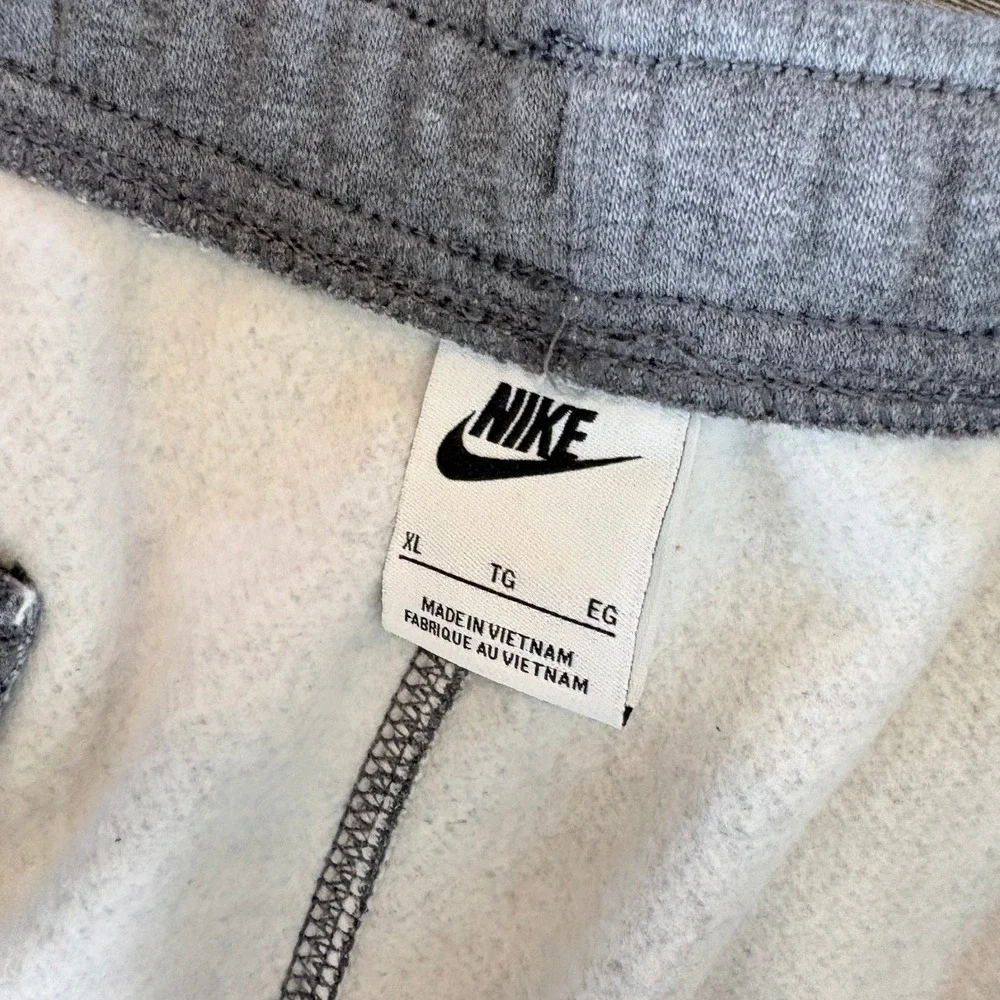 Nike‎ Men's Club Fleece Joggers Gray Back Pocket Elastic Waistband Size XL
